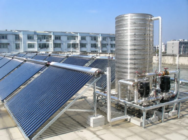 修水县商用大容量真空管太阳能热水系统